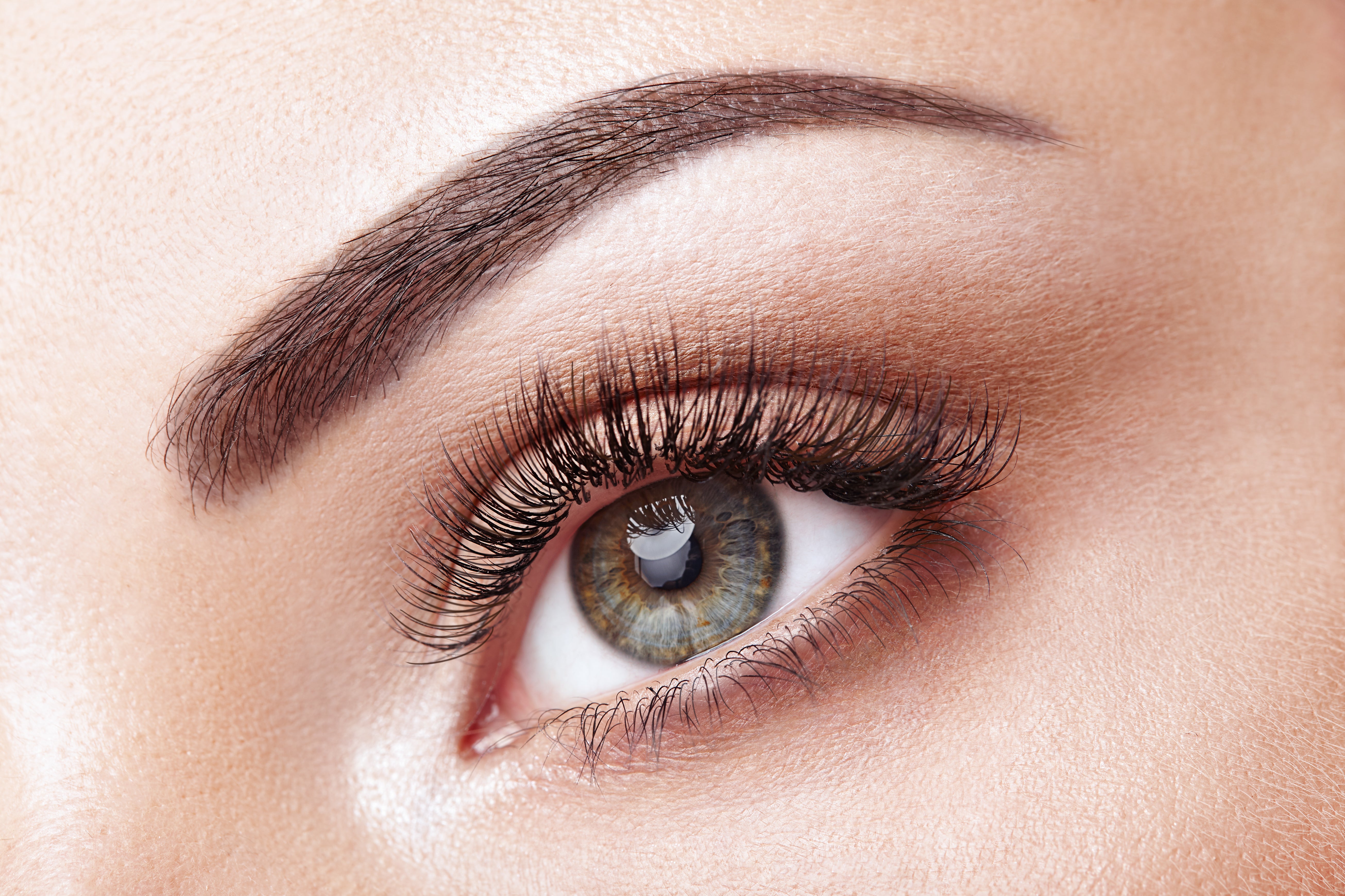 PrettyAF's Clear Band Lashes: Your Gateway to Creative Expression and Comfort